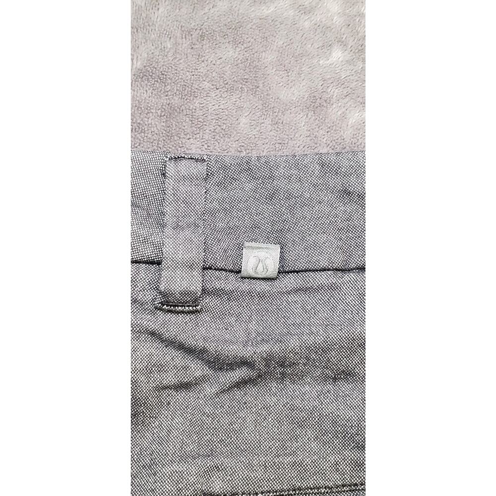Lululemon Shorts Mens Size 32 Gray The Works Chino Athleisure C33-24 - Picture 6 of 9